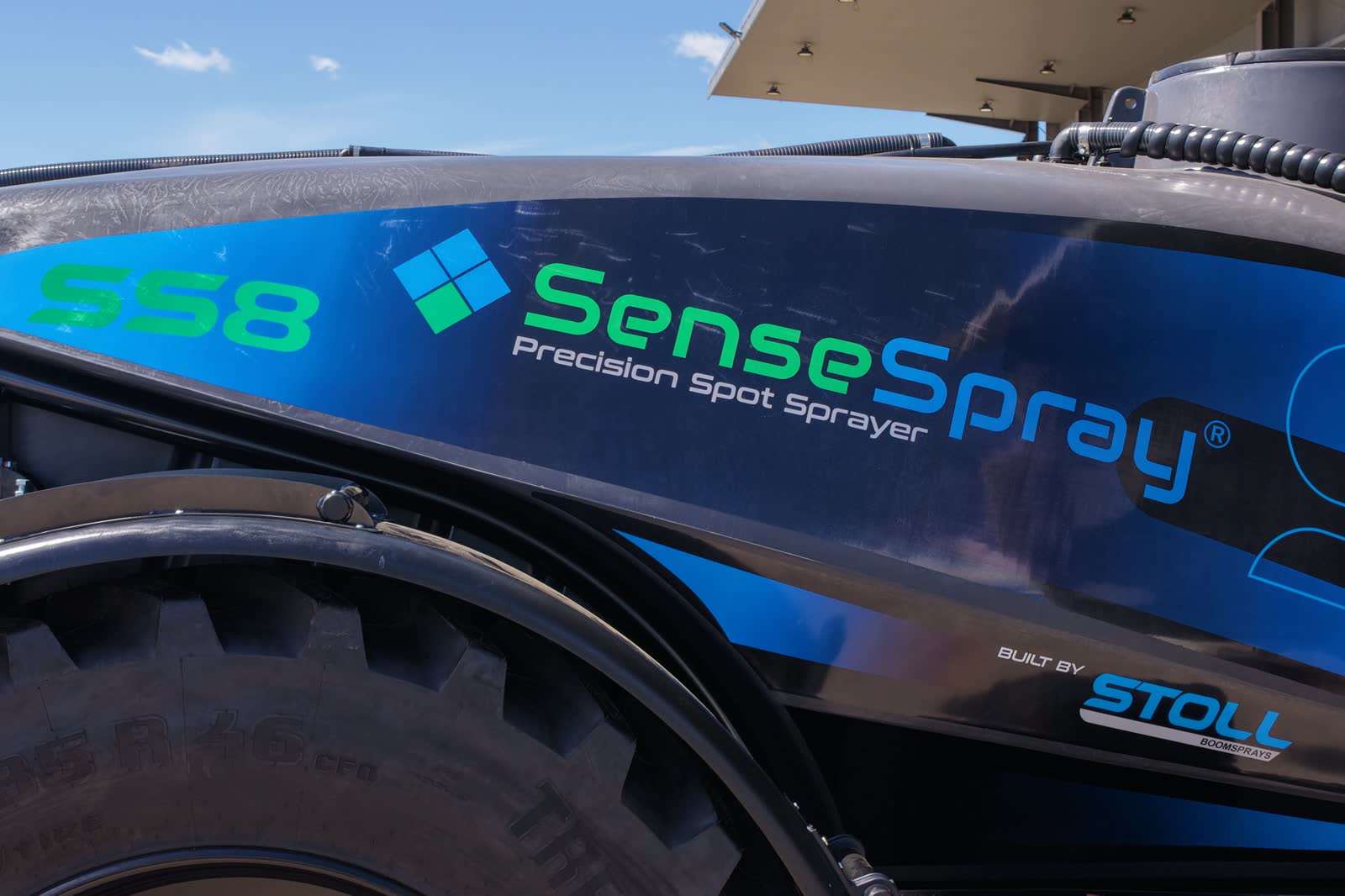 The SS8 badge beside the SenseSpray branding